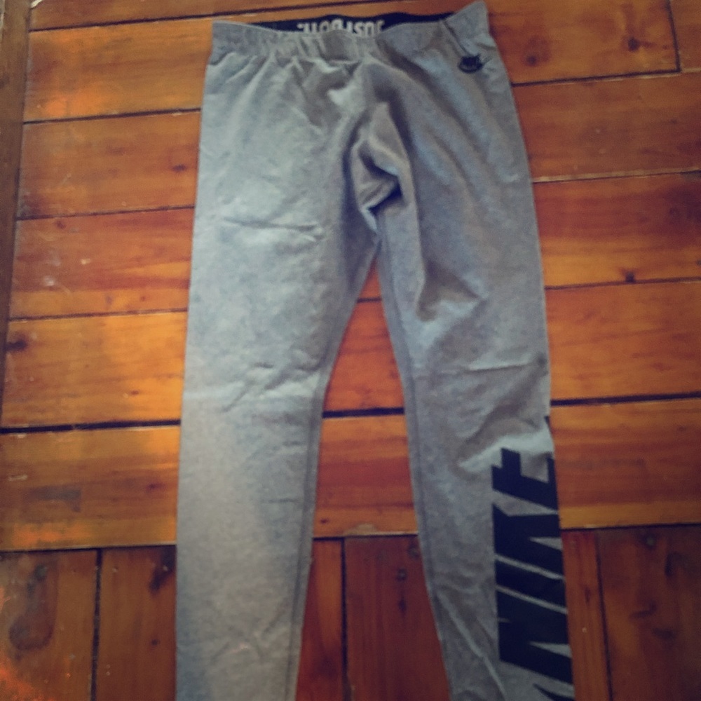 Women’s Nike leggings